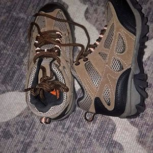 Boys boots never worn size 1
